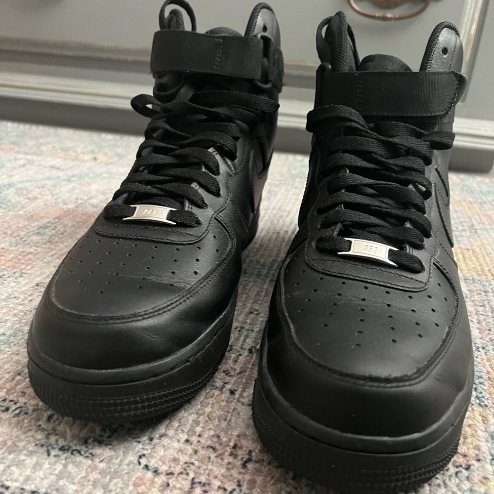 EUC Women’s Nike Air Force One. Worn once. Size 12